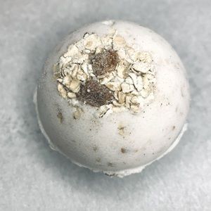 Vanilla Oatmeal Bath Bomb